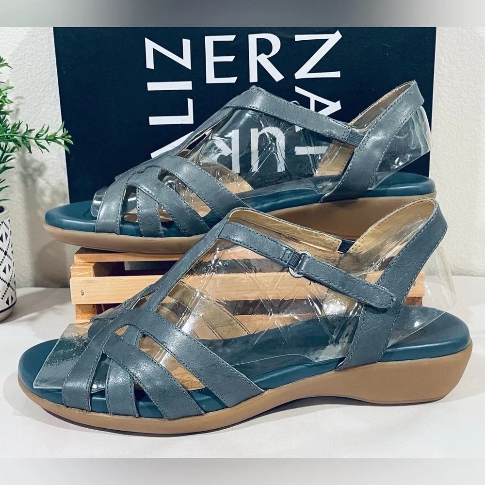 NIB! Naturalizer “Nella” Denim Blue Strappy Sandals Cushioned Footbed